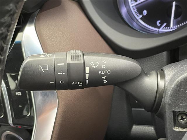 ハリアー Ｚ　レザーパッケージ　禁煙車　ＪＢＬプレミアムサウンド　パノラミックビューモニター　本革シート　シートベンチレーション　トヨタセーフティセンス　デジタルインナーミラー　電動パーキングブレーキ　オートブレーキホールド（9枚目）