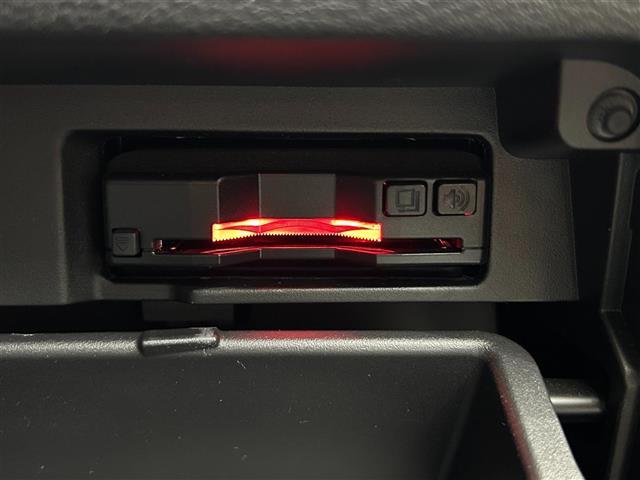 セレナ e-パワー ハイウェイスターV アラウンドビューモニター エマージェンシーブレーキ 両側パワースライドドア 8インチナビ パーキングアシスト クルーズコントロール シートヒーター ステアリングヒーター ドライブレコーダー ETC(15枚目)