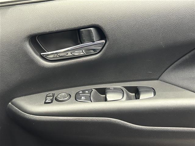 セレナ e-パワー ハイウェイスターV アラウンドビューモニター エマージェンシーブレーキ 両側パワースライドドア 8インチナビ パーキングアシスト クルーズコントロール シートヒーター ステアリングヒーター ドライブレコーダー ETC(16枚目)