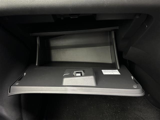 セレナ e-パワー ハイウェイスターV アラウンドビューモニター エマージェンシーブレーキ 両側パワースライドドア 8インチナビ パーキングアシスト クルーズコントロール シートヒーター ステアリングヒーター ドライブレコーダー ETC(18枚目)