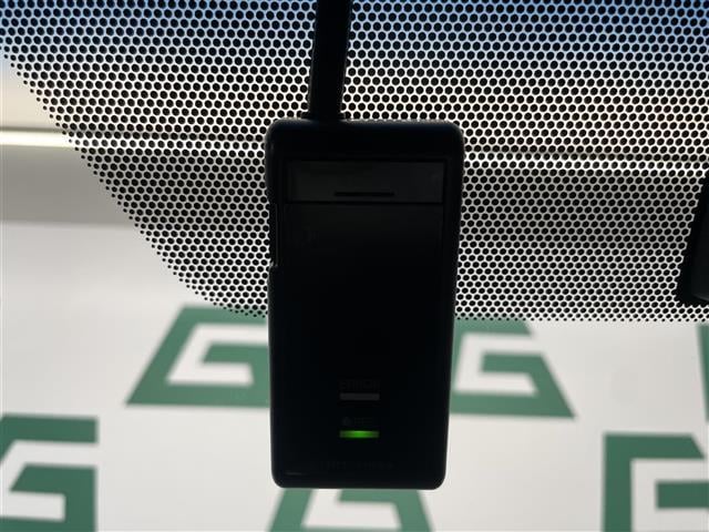 ハリアー エレガンス 禁煙車 純正9インチナビ バックカメラ フルセグTV Bluetooth ハーフレザーシート LEDヘッドライト フルオートパワウィンドウ 運転席パワーシート 純正17インチアルミホイール ETC(3枚目)