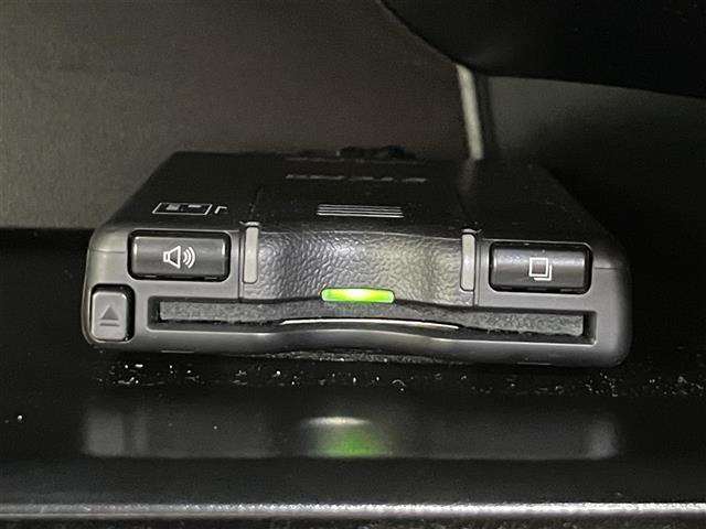 ハイラックス Z 禁煙車 ALPINEナビ バックカメラ 前後ドラレコ トヨタセーフティセンス・プリクラッシュセーフティ・レーンディパーチャーアラート・レーダークルーズコントロール・ロードサインアシスト ETC(2枚目)