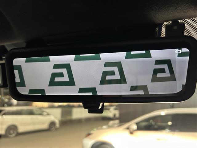 ハイエースバン スーパーGL ダーク プライムII パノラミックビューモニター ベッドキット デジタルインナーミラー 純正ナビ フルセグ Bluetooth ETC プリクラッシュセーフティ MOMOステアリング スマートキー ドライブレコーダー(4枚目)