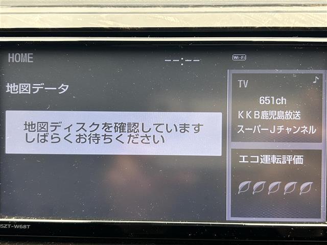 ハイエースバン スーパーGL ダーク プライムII パノラミックビューモニター ベッドキット デジタルインナーミラー 純正ナビ フルセグ Bluetooth ETC プリクラッシュセーフティ MOMOステアリング スマートキー ドライブレコーダー(9枚目)
