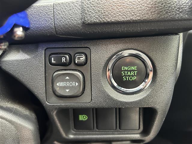 ハイエースバン スーパーGL ダーク プライムII パノラミックビューモニター ベッドキット デジタルインナーミラー 純正ナビ フルセグ Bluetooth ETC プリクラッシュセーフティ MOMOステアリング スマートキー ドライブレコーダー(14枚目)