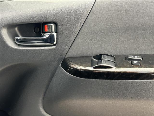 ハイエースバン スーパーGL ダーク プライムII パノラミックビューモニター ベッドキット デジタルインナーミラー 純正ナビ フルセグ Bluetooth ETC プリクラッシュセーフティ MOMOステアリング スマートキー ドライブレコーダー(16枚目)