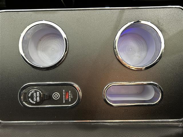 ハイエースバン スーパーGL ダーク プライムII パノラミックビューモニター ベッドキット デジタルインナーミラー 純正ナビ フルセグ Bluetooth ETC プリクラッシュセーフティ MOMOステアリング スマートキー ドライブレコーダー(20枚目)