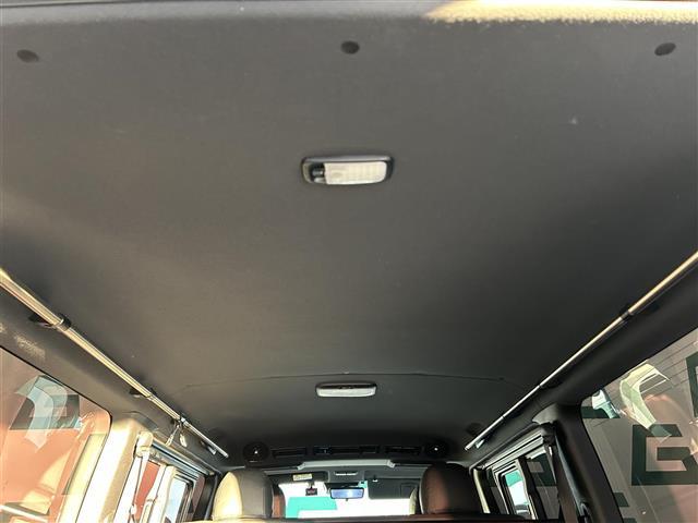 ハイエースバン スーパーGL ダーク プライムII パノラミックビューモニター ベッドキット デジタルインナーミラー 純正ナビ フルセグ Bluetooth ETC プリクラッシュセーフティ MOMOステアリング スマートキー ドライブレコーダー(23枚目)