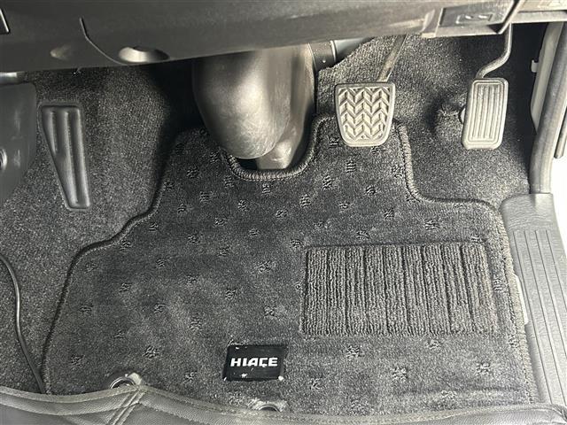 ハイエースバン スーパーGL ダーク プライムII パノラミックビューモニター ベッドキット デジタルインナーミラー 純正ナビ フルセグ Bluetooth ETC プリクラッシュセーフティ MOMOステアリング スマートキー ドライブレコーダー(24枚目)