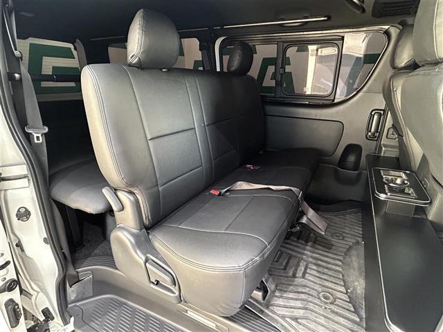 ハイエースバン スーパーGL ダーク プライムII パノラミックビューモニター ベッドキット デジタルインナーミラー 純正ナビ フルセグ Bluetooth ETC プリクラッシュセーフティ MOMOステアリング スマートキー ドライブレコーダー(26枚目)