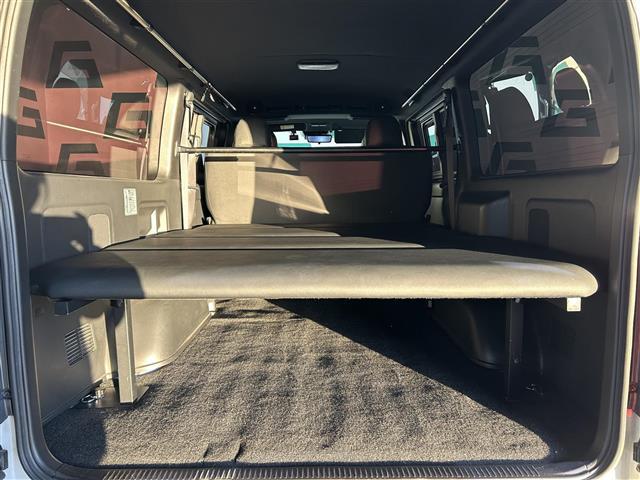 ハイエースバン スーパーGL ダーク プライムII パノラミックビューモニター ベッドキット デジタルインナーミラー 純正ナビ フルセグ Bluetooth ETC プリクラッシュセーフティ MOMOステアリング スマートキー ドライブレコーダー(29枚目)