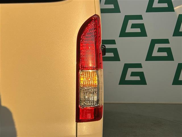 ハイエースバン スーパーGL ダーク プライムII パノラミックビューモニター ベッドキット デジタルインナーミラー 純正ナビ フルセグ Bluetooth ETC プリクラッシュセーフティ MOMOステアリング スマートキー ドライブレコーダー(39枚目)