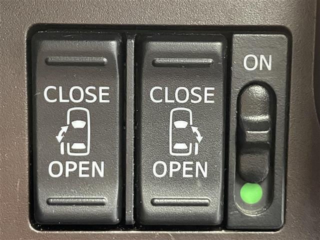 ルーミー Ｇ　Ｓ　７インチ社外ナビ　バックカメラ　両側パワースライド　スマートアシスト　衝突回避支援ブレーキ　ペダル踏み間違い時加速抑制装置　車線逸脱警報　先行車発信お知らせ機能　クルーズコントロール　ドアバイザー（3枚目）