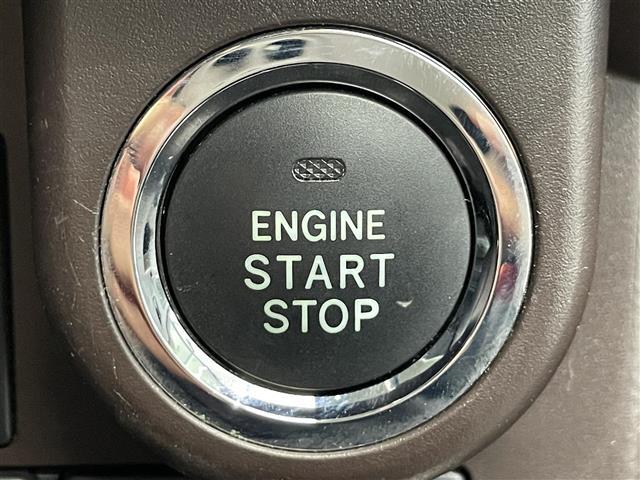 ルーミー Ｇ　Ｓ　７インチ社外ナビ　バックカメラ　両側パワースライド　スマートアシスト　衝突回避支援ブレーキ　ペダル踏み間違い時加速抑制装置　車線逸脱警報　先行車発信お知らせ機能　クルーズコントロール　ドアバイザー（12枚目）