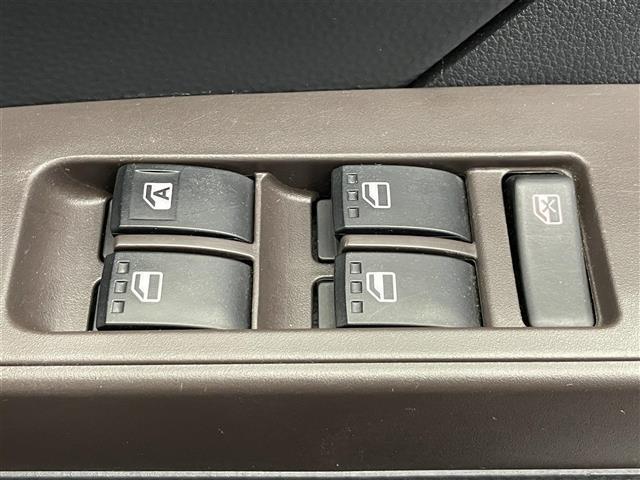 ルーミー Ｇ　Ｓ　７インチ社外ナビ　バックカメラ　両側パワースライド　スマートアシスト　衝突回避支援ブレーキ　ペダル踏み間違い時加速抑制装置　車線逸脱警報　先行車発信お知らせ機能　クルーズコントロール　ドアバイザー（15枚目）