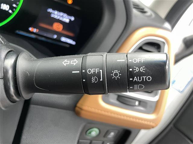 ヴェゼル ハイブリッドZ・ホンダセンシング バックモニター 純正ナビ Bluetooth フルセグTV ホンダセンシング 衝突軽減ブレーキ 横滑り防止 前席シートヒーター ドライブレコーダー ETC ルーフレール 電動パーキングブレーキ(11枚目)