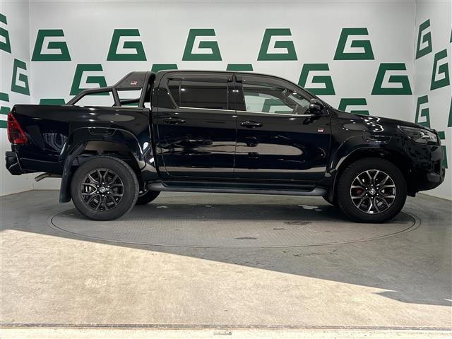 ハイラックス Ｚ　ＧＲスポーツ　禁煙車　パノラミックビューモニター　トヨタセーフティセンス　アダプティブクルーズコントロール　レーンキープアシスト　ロードサインアシスト　ＥＴＣ　ＧＲ専用バンパー　ＧＲロゴロールバー　リアデフロック（32枚目）