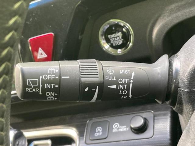 ステップワゴンスパーダ スパーダクールスピリット・ホンダセンシング　新品タイヤ／保証書／純正　９インチ　ＳＤナビ／フリップダウンモニター　純正　１１インチ／ホンダセンシング／両側電動スライドドア／シートヒーター／車線逸脱防止支援システム／シート　ハーフレザー　ＥＴＣ（25枚目）