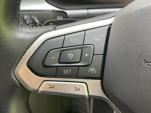 T-ロック TSIアクティブ 新品タイヤ/保証書/純正 SDナビ/衝突安全装置/車線逸脱防止支援システム/パーキングアシスト 自動操舵/ヘッドランプ LED/ETC/EBD付ABS/横滑り防止装置/アイドリングストップ(15枚目)