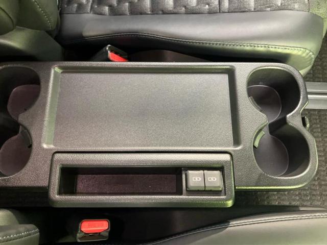 ヴォクシー ハイブリッドＳ－Ｚ　保証書／ディスプレイオーディオ＋ナビ１０．５インチ／トヨタセーフティセンス／両側電動スライドドア／シートヒーター　前席／パノラミックビューモニター／車線逸脱防止支援システム　衝突被害軽減システム（31枚目）