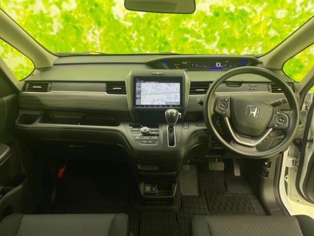 フリード Ｇブラックスタイル　新品タイヤ／保証書／純正　１０インチ　ＳＤナビ／フリップダウンモニター　純正　１０．１インチ／ホンダセンシング／両側電動スライドドア／シートヒーター　前席／車線逸脱防止支援システム　バックカメラ（4枚目）