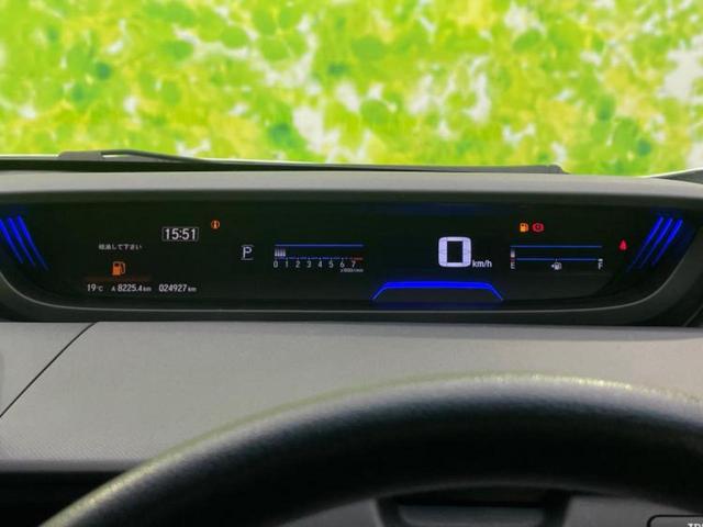 フリード Ｇブラックスタイル　新品タイヤ／保証書／純正　１０インチ　ＳＤナビ／フリップダウンモニター　純正　１０．１インチ／ホンダセンシング／両側電動スライドドア／シートヒーター　前席／車線逸脱防止支援システム　バックカメラ（13枚目）