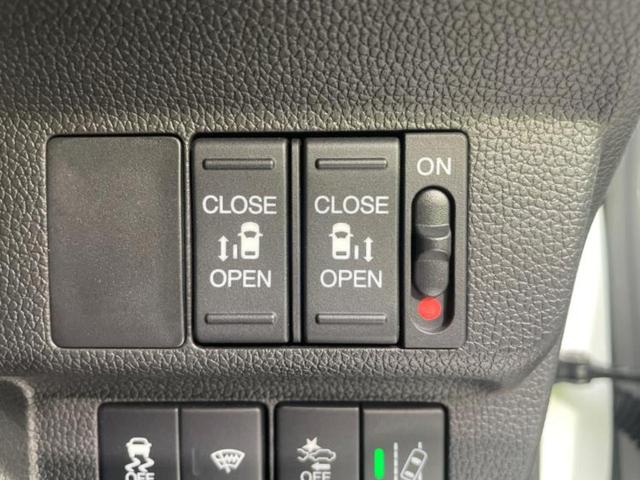 フリード Ｇブラックスタイル　新品タイヤ／保証書／純正　１０インチ　ＳＤナビ／フリップダウンモニター　純正　１０．１インチ／ホンダセンシング／両側電動スライドドア／シートヒーター　前席／車線逸脱防止支援システム　バックカメラ（30枚目）