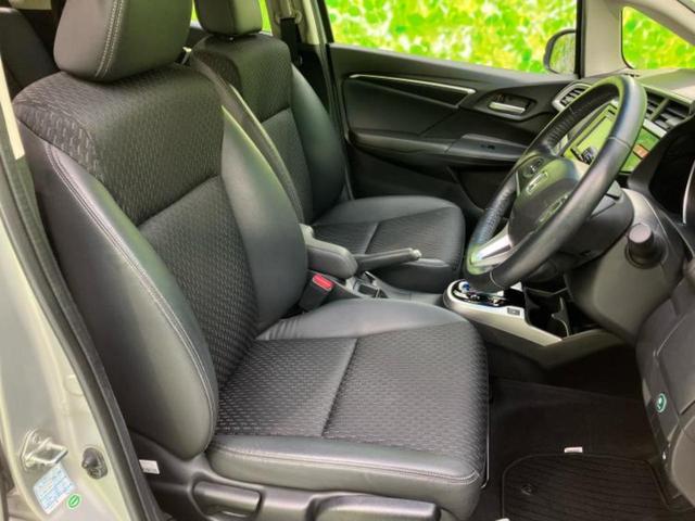 フィットハイブリッド ハイブリッド・Ｌパッケージ　新品タイヤ／保証書／純正　ＳＤナビ／シート　ハーフレザー／ヘッドランプ　ＬＥＤ／Ｂｌｕｅｔｏｏｔｈ接続／ＥＴＣ／ＥＢＤ付ＡＢＳ／横滑り防止装置／アイドリングストップ／バックモニター／ワンセグＴＶ（5枚目）