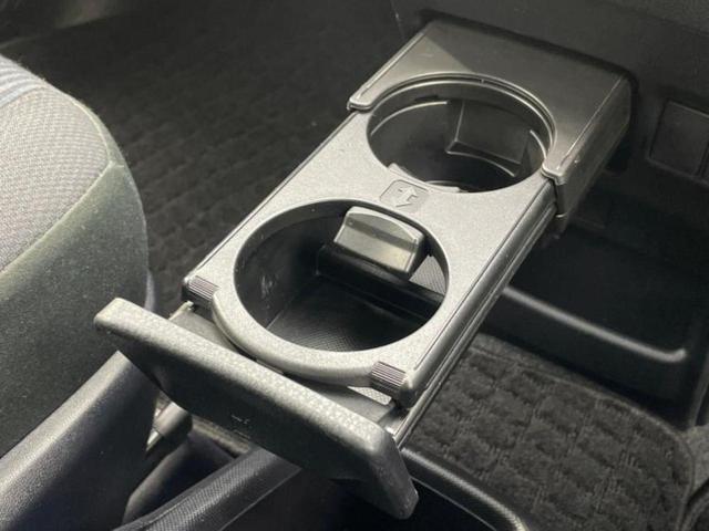 ノア ハイブリッドX 保証書/純正 9インチ SDナビ/トヨタセーフティセンス/両側電動スライドドア/車線逸脱防止支援システム/ヘッドランプ LED/Bluetooth接続/ETC/EBD付ABS/横滑り防止装置(28枚目)