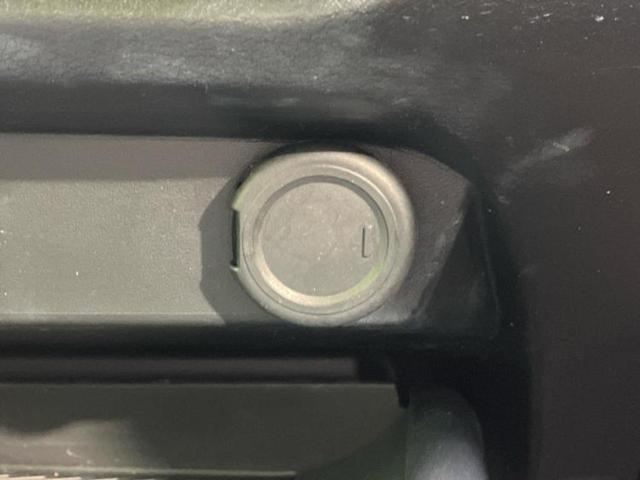 ノート Ｘ　保証書／純正　９インチ　ＳＤナビ／インテリジェントルームミラー／エマージェンシーブレーキ／アラウンドビューモニター／車線逸脱防止支援システム／ヘッドランプ　ＬＥＤ／ＵＳＢジャック　衝突被害軽減システム（29枚目）