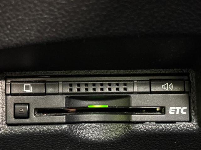 プリウス S 新品タイヤ/保証書/純正 SDナビ/トヨタセーフティセンス/ヘッドランプ LED/Bluetooth接続/ETC/EBD付ABS/横滑り防止装置/アイドリングストップ/フルセグTV/DVD DVD再生(24枚目)