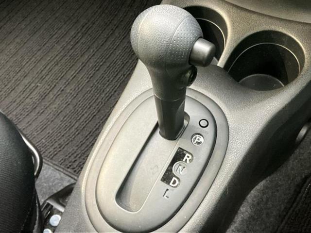 ノート X 新品タイヤ/純正 ナビ/エマージェンシーブレーキ/車線逸脱防止支援システム/Bluetooth接続/EBD付ABS/アイドリングストップ/バックモニター/フルセグTV/エアバッグ 運転席 バックカメラ(18枚目)