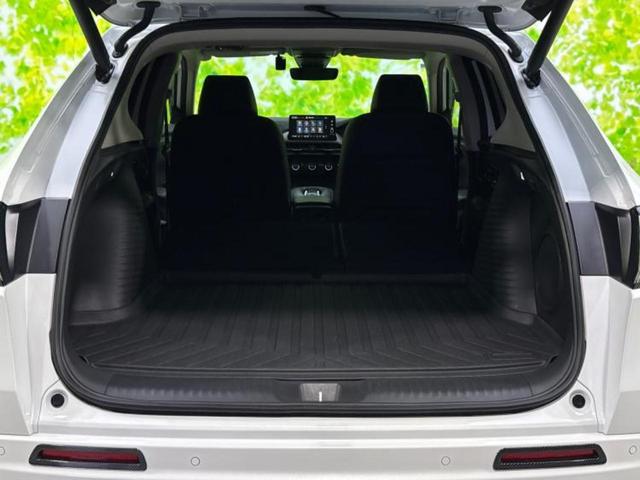 ZR-V eHEV Z 保証書/純正 9インチ SDナビ/衝突安全装置/シートヒーター/全方位モニター/車線逸脱防止支援システム/シート 合皮/電動バックドア/ヘッドランプ LED/ETC/EBD付ABS/横滑り防止装置(19枚目)