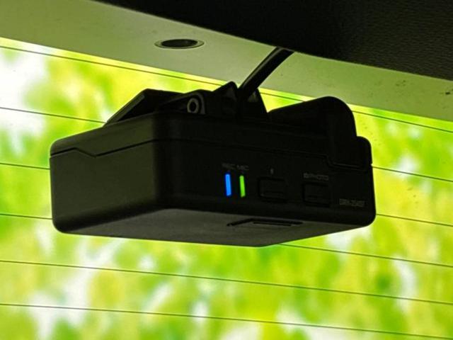 ヴェゼル ４ＷＤ　ｅＨＥＶ　Ｚプレイパッケージ　パノラマルーフ／保証書／純正　９インチ　メモリーナビ／ホンダセンシング／シートヒーター　前席／マルチビューカメラシステム／車線逸脱防止支援システム／シート　ハーフレザー／電動バックドア　サンルーフ（35枚目）