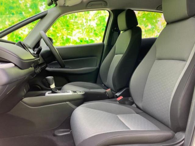 フィット ベーシック 新品タイヤ/社外 SDナビ/衝突安全装置/車線逸脱防止支援システム/Bluetooth接続/ETC/EBD付ABS/横滑り防止装置/クルーズコントロール/バックモニター/エアバッグ 運転席(4枚目)