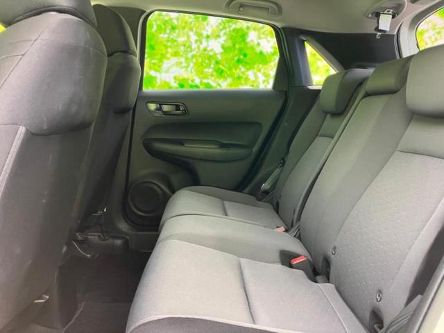 フィット ベーシック 新品タイヤ/社外 SDナビ/衝突安全装置/車線逸脱防止支援システム/Bluetooth接続/ETC/EBD付ABS/横滑り防止装置/クルーズコントロール/バックモニター/エアバッグ 運転席(5枚目)