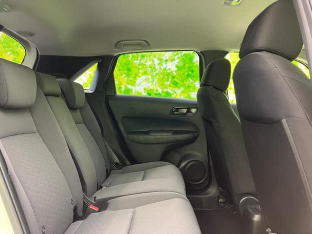 フィット ベーシック 新品タイヤ/社外 SDナビ/衝突安全装置/車線逸脱防止支援システム/Bluetooth接続/ETC/EBD付ABS/横滑り防止装置/クルーズコントロール/バックモニター/エアバッグ 運転席(7枚目)