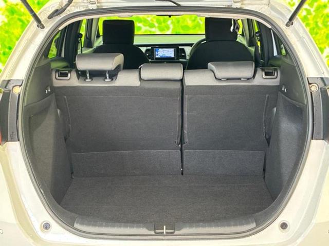 フィット ベーシック 新品タイヤ/社外 SDナビ/衝突安全装置/車線逸脱防止支援システム/Bluetooth接続/ETC/EBD付ABS/横滑り防止装置/クルーズコントロール/バックモニター/エアバッグ 運転席(8枚目)