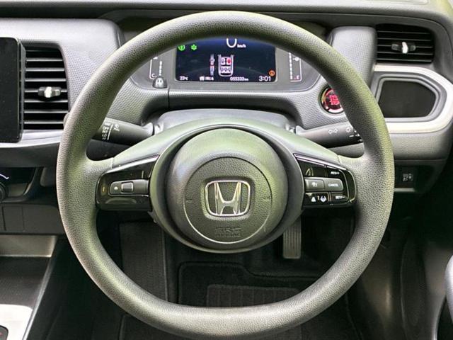 フィット ベーシック 新品タイヤ/社外 SDナビ/衝突安全装置/車線逸脱防止支援システム/Bluetooth接続/ETC/EBD付ABS/横滑り防止装置/クルーズコントロール/バックモニター/エアバッグ 運転席(14枚目)