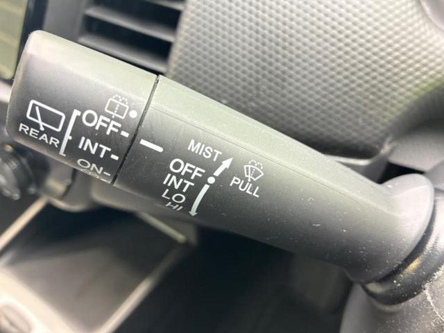 フィット ベーシック 新品タイヤ/社外 SDナビ/衝突安全装置/車線逸脱防止支援システム/Bluetooth接続/ETC/EBD付ABS/横滑り防止装置/クルーズコントロール/バックモニター/エアバッグ 運転席(16枚目)