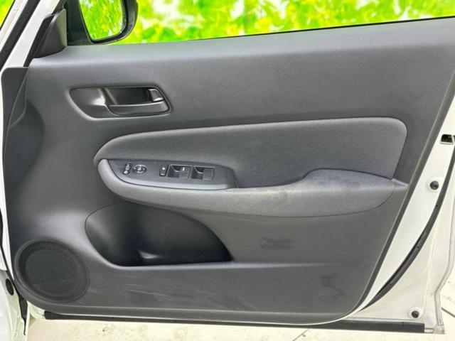 フィット ベーシック 新品タイヤ/社外 SDナビ/衝突安全装置/車線逸脱防止支援システム/Bluetooth接続/ETC/EBD付ABS/横滑り防止装置/クルーズコントロール/バックモニター/エアバッグ 運転席(21枚目)