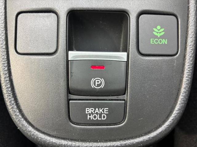 フィット ベーシック 新品タイヤ/社外 SDナビ/衝突安全装置/車線逸脱防止支援システム/Bluetooth接続/ETC/EBD付ABS/横滑り防止装置/クルーズコントロール/バックモニター/エアバッグ 運転席(35枚目)