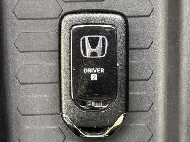 フィット ベーシック 新品タイヤ/社外 SDナビ/衝突安全装置/車線逸脱防止支援システム/Bluetooth接続/ETC/EBD付ABS/横滑り防止装置/クルーズコントロール/バックモニター/エアバッグ 運転席(38枚目)