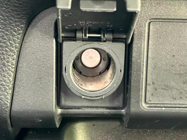 フィット ベーシック 新品タイヤ/社外 SDナビ/衝突安全装置/車線逸脱防止支援システム/Bluetooth接続/ETC/EBD付ABS/横滑り防止装置/クルーズコントロール/バックモニター/エアバッグ 運転席(44枚目)