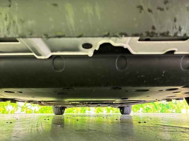 フィット ベーシック 新品タイヤ/社外 SDナビ/衝突安全装置/車線逸脱防止支援システム/Bluetooth接続/ETC/EBD付ABS/横滑り防止装置/クルーズコントロール/バックモニター/エアバッグ 運転席(48枚目)