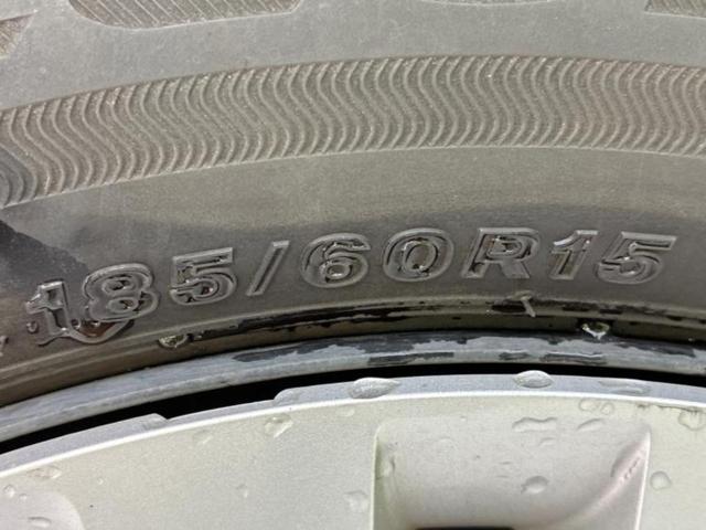 フィット ベーシック 新品タイヤ/社外 SDナビ/衝突安全装置/車線逸脱防止支援システム/Bluetooth接続/ETC/EBD付ABS/横滑り防止装置/クルーズコントロール/バックモニター/エアバッグ 運転席(52枚目)