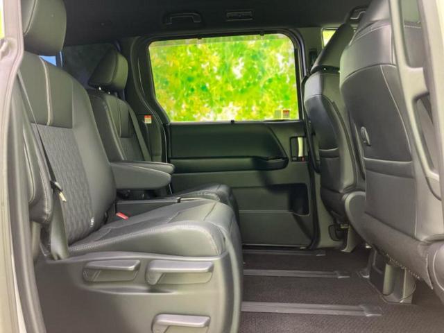 ノア S-Z 新品タイヤ/モデリスタエアロ/保証書/社外 10.5インチ メモリーナビ/トヨタセーフティセンス/両側電動スライドドア/シートヒーター 全席/車線逸脱防止支援システム/シート ハーフレザー フルエアロ(7枚目)