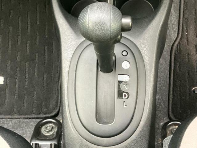 ノート Ｘ　新品タイヤ／純正　メモリーナビ／インテリジェントルームミラー／エマージェンシーブレーキ／車線逸脱防止支援システム／Ｂｌｕｅｔｏｏｔｈ接続／ＥＴＣ／アイドリングストップ／フルセグＴＶ　ワンオーナー（18枚目）