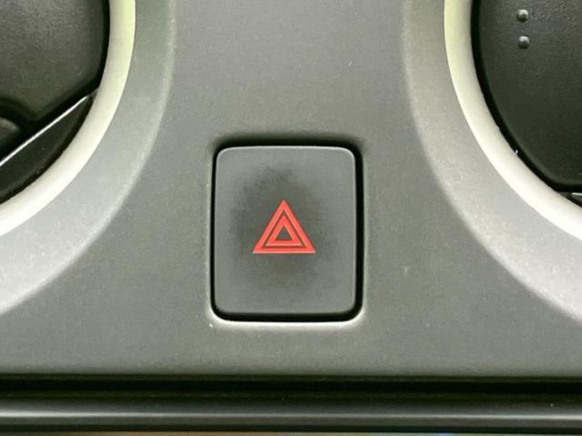 ノート Ｘ　新品タイヤ／純正　メモリーナビ／インテリジェントルームミラー／エマージェンシーブレーキ／車線逸脱防止支援システム／Ｂｌｕｅｔｏｏｔｈ接続／ＥＴＣ／アイドリングストップ／フルセグＴＶ　ワンオーナー（30枚目）