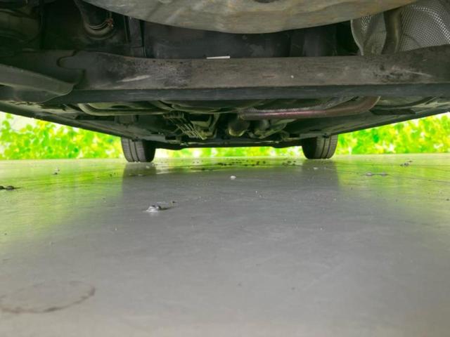 ノート Ｘ　新品タイヤ／純正　メモリーナビ／インテリジェントルームミラー／エマージェンシーブレーキ／車線逸脱防止支援システム／Ｂｌｕｅｔｏｏｔｈ接続／ＥＴＣ／アイドリングストップ／フルセグＴＶ　ワンオーナー（54枚目）